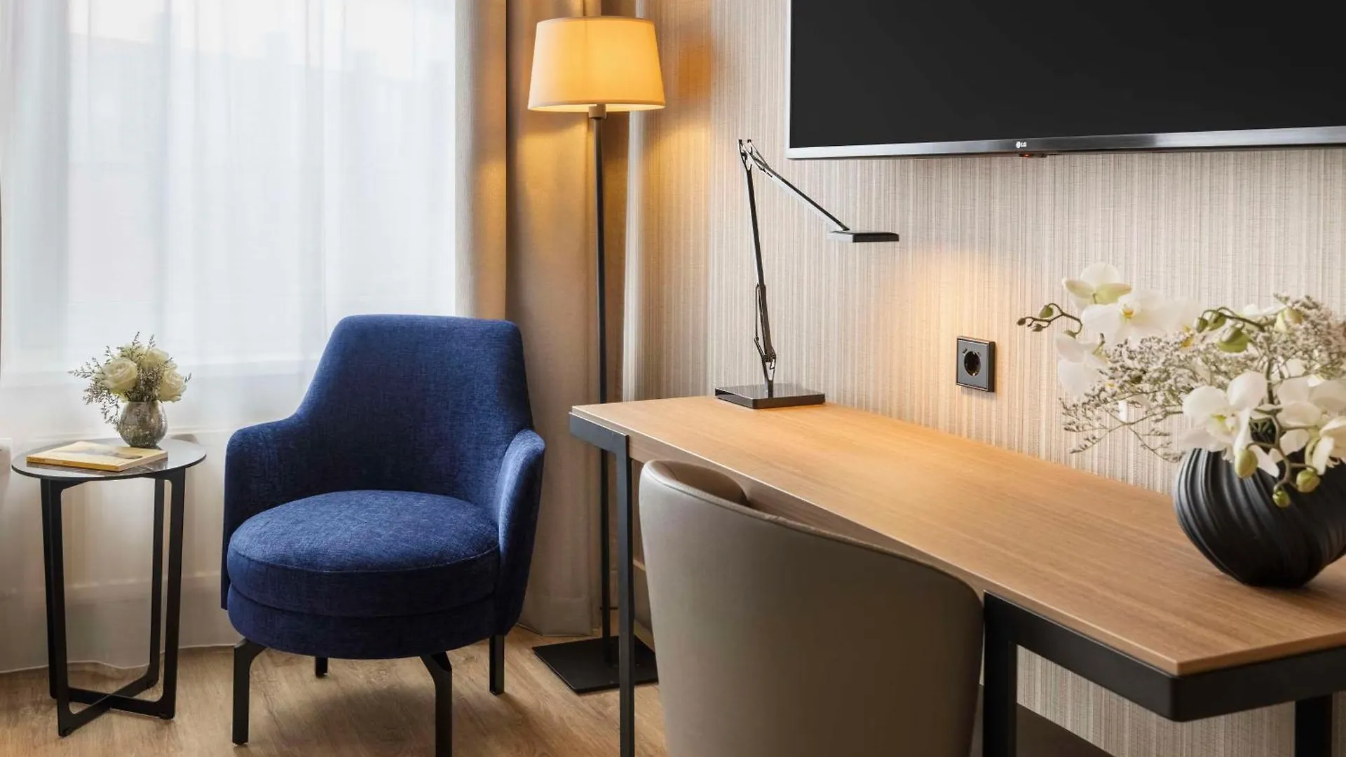 Отель Nh Amsterdam Leidseplein 4*,  Нидерланды